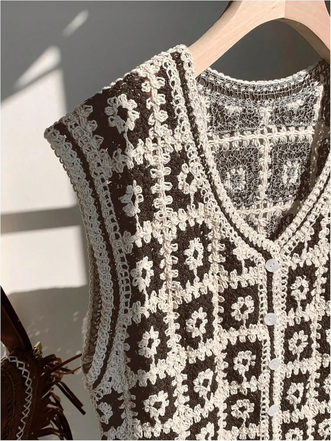 GORGLITTER Women's Crochet Knit Sweater Vest Sleeveless Button Front Cropped Vests